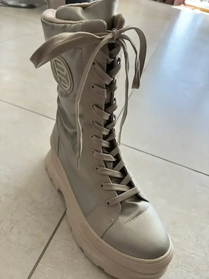 Winterstiefel BUGATT   Gr. 39   silber   NEU nie getragen Bild 3