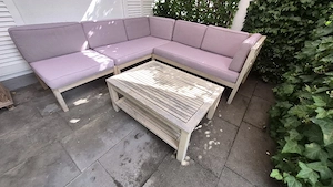Sitzecke mit Tisch Bild 2