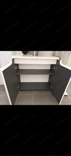 Waschbeckenunterschrank Bild 2