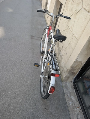  Fahrrad mit Fahrradschloss  Bild 2