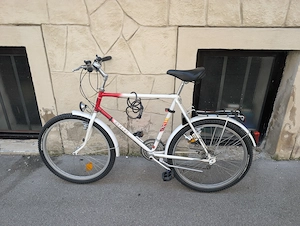  Fahrrad mit Fahrradschloss  Bild 3