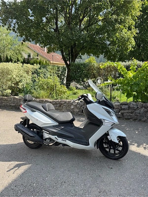 SYM 300GTSi Motoroller *Sehr Gepflegt* Bild 3