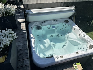 Whirlpool gebraucht sucht neuen Besitzer Bild 3