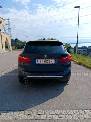 BMW 225xe iPerformance Active Tourer M Sport in Blau Metallic, Panoramadach, Harman und Kardon Bild 5