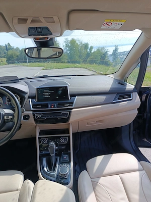 BMW 225xe iPerformance Active Tourer M Sport in Blau Metallic, Panoramadach, Harman und Kardon Bild 9