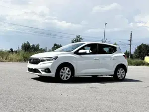 Dacia Sandero weiß, BJ 21, nur 35.000km