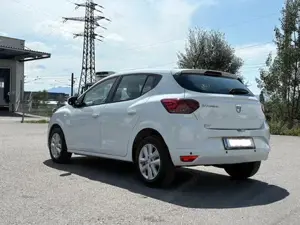 Dacia Sandero weiß, BJ 21, nur 35.000km Bild 4