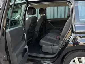 VW Touran Comfortline 1.6 TDI   7-Sitzer, NAVI, LED, Standheizung, AHK Bild 4