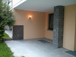 3 Zimmer Erdgeschoß Wohnung, Überdachte Terrasse, Garten Feldkirch Nofels nähe Grenze Bild 2