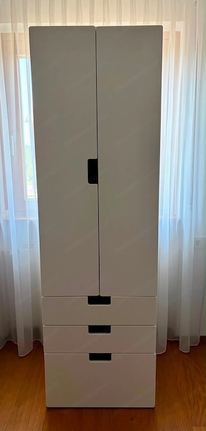 Kleiderschrank 