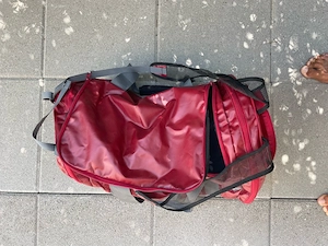 Skinfit Sporttasche   Reisetasche Rot   Top Zustand   Original Bild 5