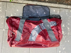 Skinfit Sporttasche   Reisetasche Rot   Top Zustand   Original Bild 3