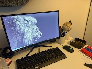 Gaming PC mit Monitor, Tastatur und Mouse Bild 2