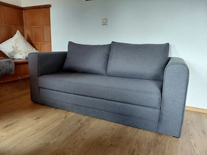 Neuwertige Couch mit Ausziehfunktion Bild 2
