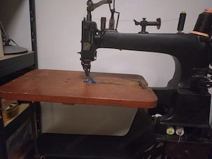 antike Schusternähmaschine Bild 2