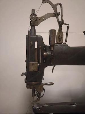 antike Schusternähmaschine Bild 4