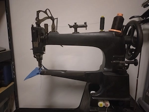 antike Schusternähmaschine Bild 3