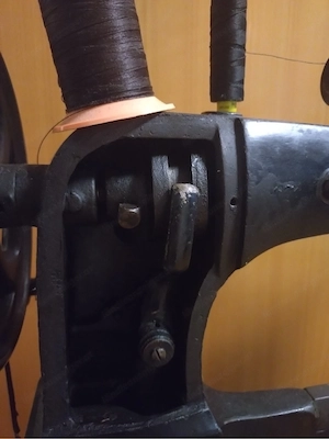 antike Schusternähmaschine Bild 8