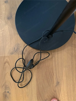Bogenleuchte aus Metall Bild 3