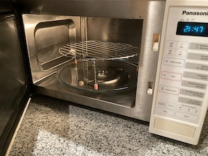 Panasonic Mikrowelle Grillkombination mit Kochbuch Bild 2