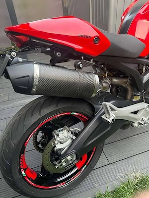 Ducati Monster 696 Bild 3