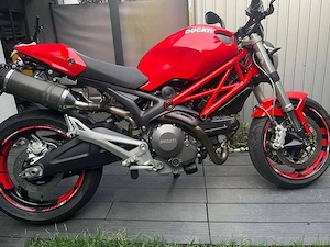 Ducati Monster 696 Bild 2