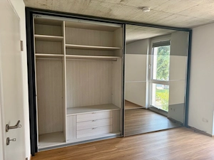 Schwebetürenschrank 340 cm mit Sonderausstattung - Neupreis 4.177   - wegen Umzug zu verkaufen Bild 4