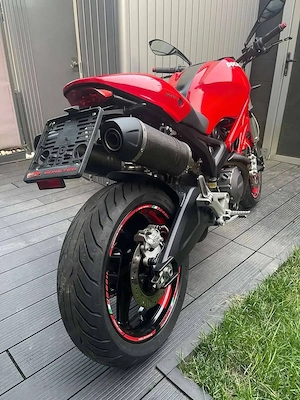 Ducati Monster 696 Bild 9