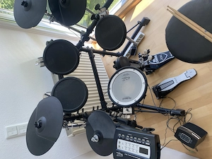 Roland E-Schlagzeug  Bild 2