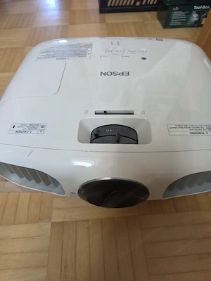 Epson EH-TW5900 Full-HD 3D Heimkino-Beamer    Bild 3