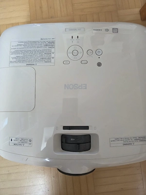 Epson EH-TW5900 Full-HD 3D Heimkino-Beamer    Bild 2