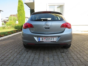 Pensionistenfahrzeug mit sehr niederer Laufleistung! Bild 2