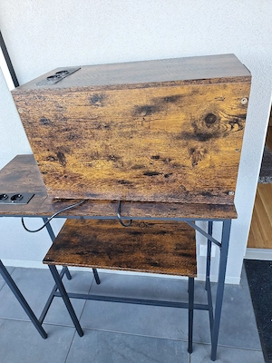Regale mit usb und strom Bild 4