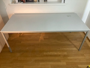 Schreibtisch Bild 2