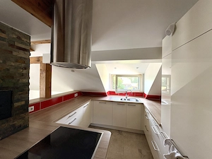  Schöne 3-Zimmer-Dachgeschosswohnung mit Balkon & PKW-Stellplatz   ab sofort verfügbar Bild 4