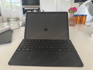 Microsoft Surface 7 Pro mit Tastatur  Bild 2
