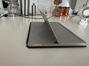 Microsoft Surface 7 Pro mit Tastatur  Bild 3