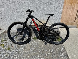 Trek Slash 7 Deore  XT 2022 - Größe M, 29" - Black Olive
