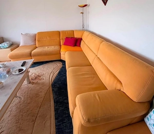 Wohnzimmer-Couch gratis abzugeben