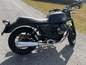Moto Guzzi V7 II m