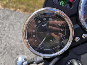 Moto Guzzi V7 II Stone   SOLD Bild 2