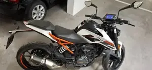 ktm Duke 125 Bild 2