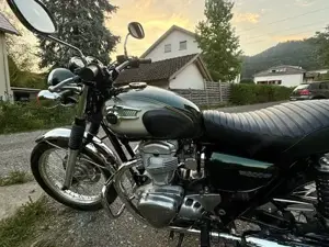 Neuwertige Kawasaki W800 frisch vorgeführt