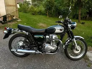 Neuwertige Kawasaki W800 frisch vorgeführt Bild 2