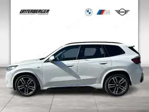 BMW X1 xDrive20d M Sportpaket // Anhängerkupplung // Head-Up // Panorama Glasdach Bild 3