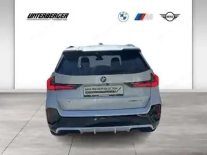BMW X1 xDrive20d M Sportpaket // Anhängerkupplung // Head-Up // Panorama Glasdach Bild 5
