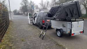 Anhänger mit Dachzelt und vorzelt Bild 2