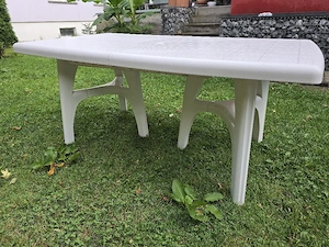 Gartentisch Bild 2