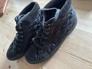 Sneakers der Marke Superga Bild 2