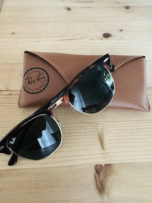 Sonnenbrille der Marke RayBan